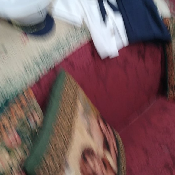 Out grown - Picture 5 of 6